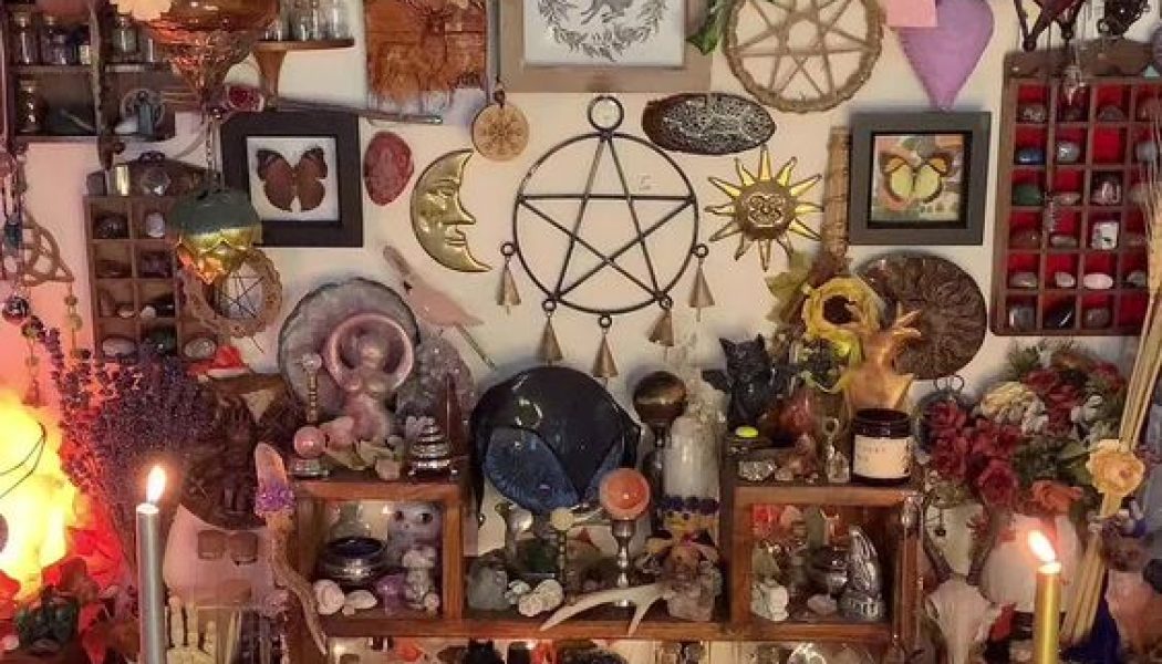 Solitary Pagan Witches: How to Create an Altar for Your Practice