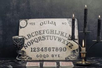 Six Ways Victorian Séances Were Not Like the Movies